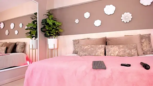 VictoriaShelby online show from February 2026 12:27:01 PM