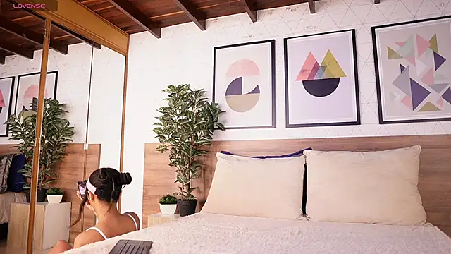 VictoriaShelby online show from April 2026 11:38:02 AM