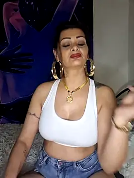 Pillango1212 online show from December 2025 06:01:02 PM