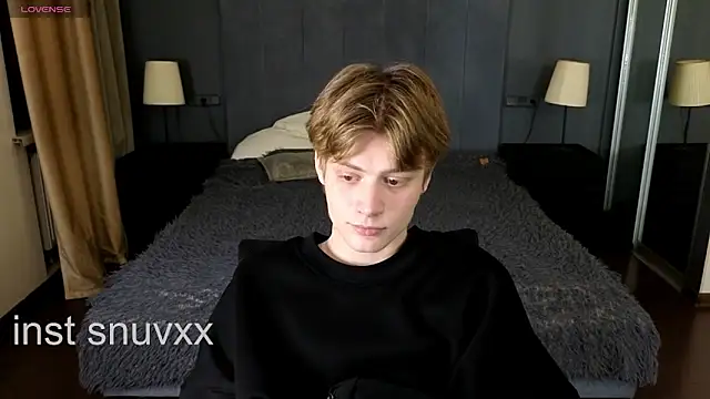 LouieEvans online show from November 2025 09:30:02 PM