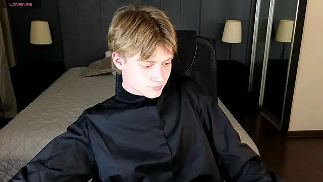 LouieEvans online show from October 2025 08:52:01 PM