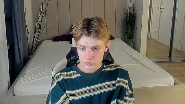 LouieEvans online show from September 2025 05:40:02 PM