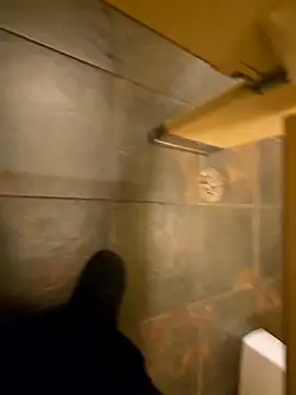 Snapshot of maxelbueno chatting on November 2025 10:35:01 PM maxelbueno online show from November 2025 10:35:01 PM