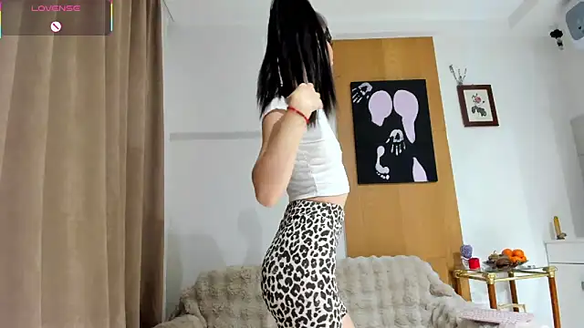 dark summer online show from December 2025 02:43:02 PM