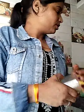 Hot-Pooja25 online show from February 2026 05:37:01 AM