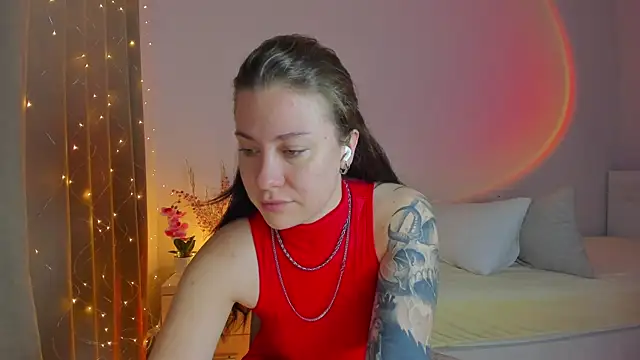 MiaKhallirae online show from December 2025 05:22:02 AM