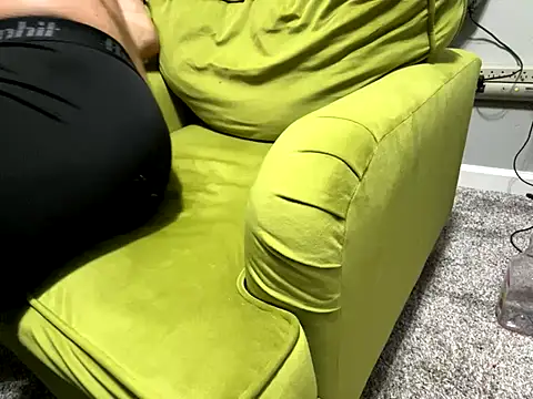 Mickelangello75 online show from October 2025 01:10:01 PM