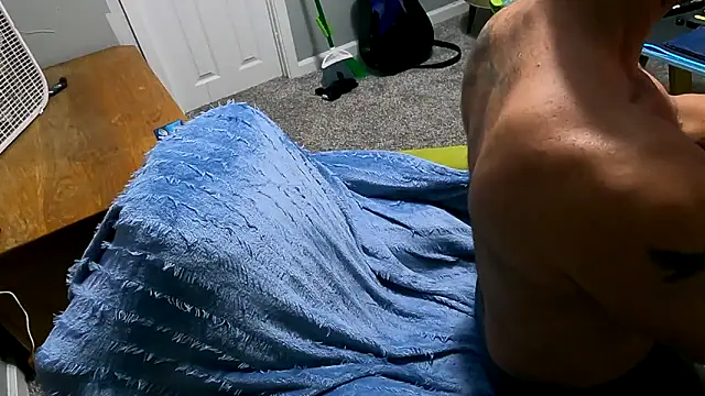 Mickelangello75 online show from November 2025 05:56:02 AM