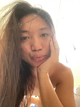 cassie cakes online show from November 2025 01:43:02 AM