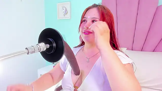 Snapshot of alana_glasses chatting on November 2025 12:04:02 PM alana glasses online show from November 2025 12:04:02 PM