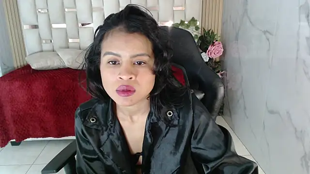 catalina5 s online show from March 2026 03:33:01 AM