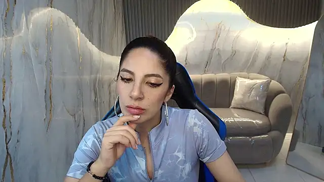 nadia r  online show from July 2026 07:44:02 PM
