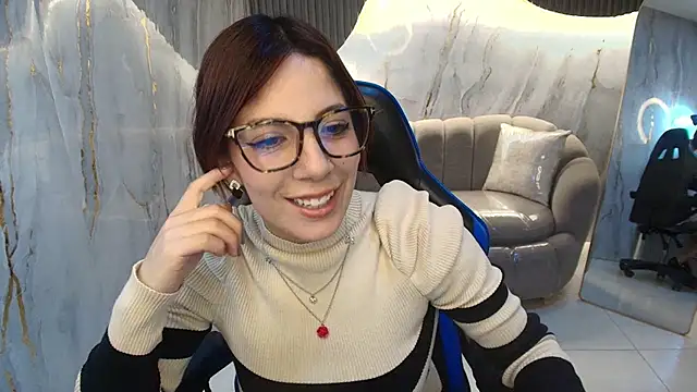 nadia r  online show from July 2026 07:47:02 PM