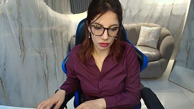 nadia r  online show from July 2026 07:44:02 PM