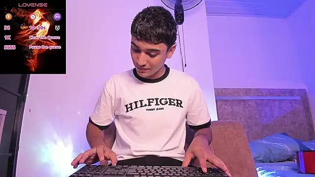 Austin Cardieff  online show from September 2025 02:01:01 AM