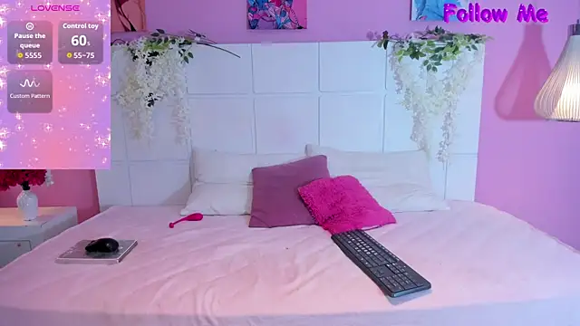 Snapshot of Emajhonsson1 chatting on September 2025 09:03:01 PM Emajhonsson1 online show from September 2025 09:03:01 PM