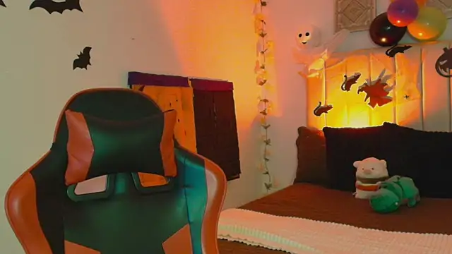crazy b00bs online show from October 2025 02:54:02 PM