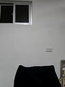 Snapshot of Daniela-rosee chatting on October 2025 02:24:01 AM Daniela-rosee online show from October 2025 02:24:01 AM
