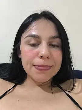 Snapshot of Daniela-rosee chatting on May 2026 11:03:03 PM Daniela-rosee online show from May 2026 11:03:03 PM