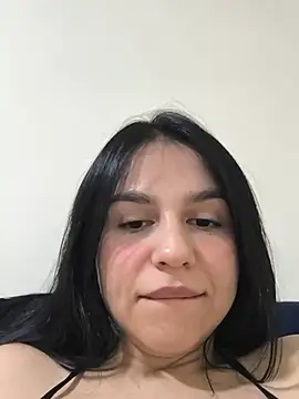Snapshot of Daniela-rosee chatting on May 2026 11:36:03 PM Daniela-rosee online show from May 2026 11:36:03 PM