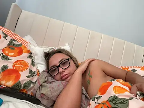 petitelucyXoxx online show from May 2026 07:34:01 AM