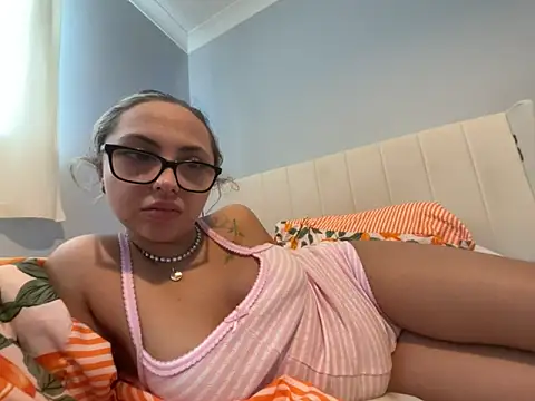 petitelucyXoxx online show from May 2026 09:12:01 AM