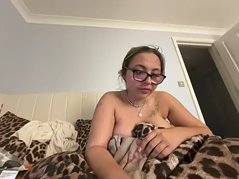 petitelucyXoxx online show from July 2026 11:42:02 PM