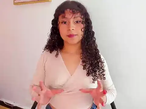 Sofiapassionne online show from November 2025 12:30:01 PM