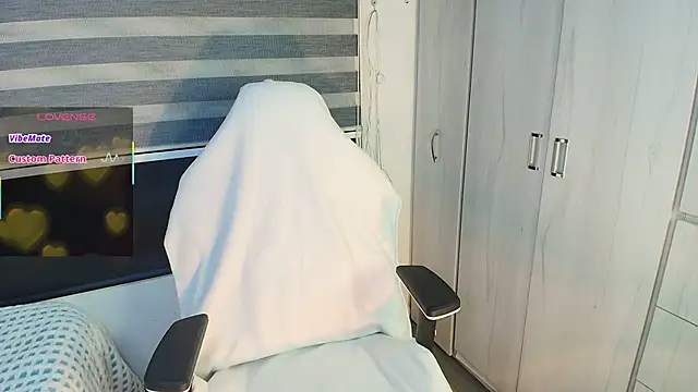 veronikali online show from December 2025 07:49:02 PM