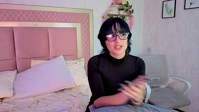 RobinBennett online show from October 2025 01:57:02 PM