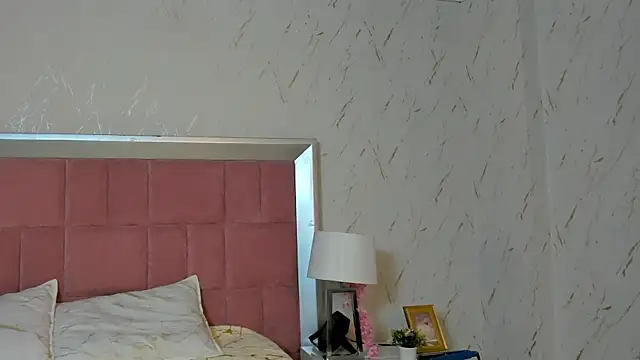 RobinBennett online show from November 2025 02:49:01 AM