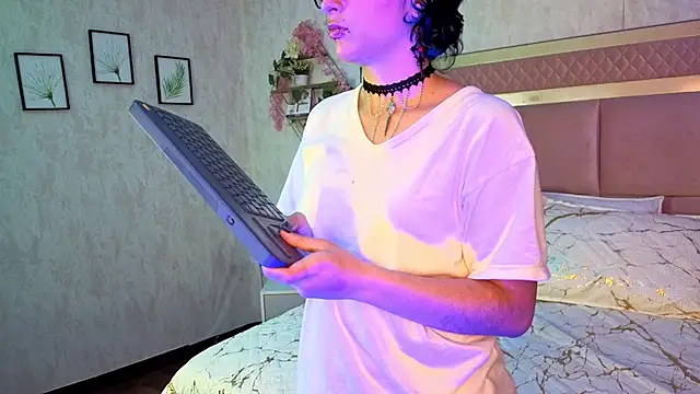 RobinBennett online show from October 2025 12:13:02 PM