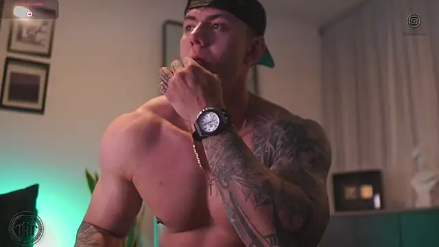 Thomas Falcon online show from November 2025 11:09:02 PM