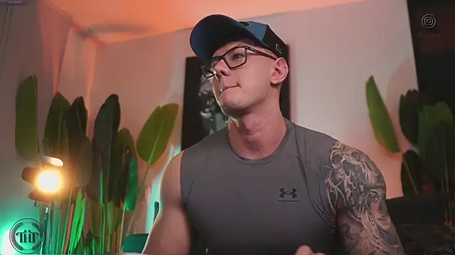 Thomas Falcon online show from November 2025 12:31:01 AM