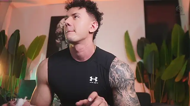 Thomas Falcon online show from November 2025 11:48:02 PM