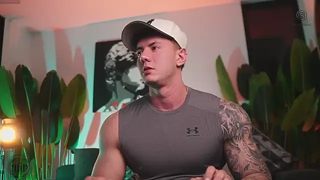 Thomas Falcon online show from November 2025 12:58:02 AM