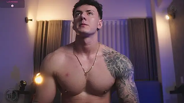 Thomas Falcon online show from October 2025 10:31:01 PM