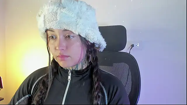SofiaBermudez online show from October 2025 11:24:02 PM