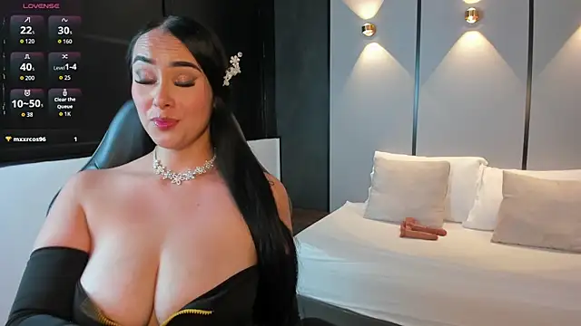 Snapshot of ashly_moonn chatting on December 2025 12:15:01 PM ashly moonn online show from December 2025 12:15:01 PM