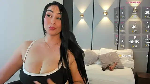Snapshot of ashly_moonn chatting on May 2026 12:31:01 PM ashly moonn online show from May 2026 12:31:01 PM