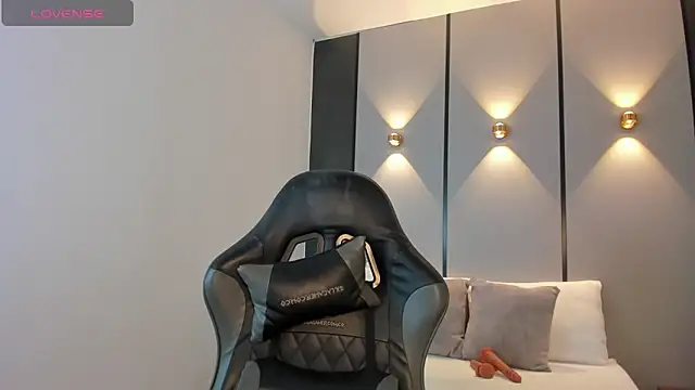 Snapshot of ashly_moonn chatting on February 2026 12:14:01 PM ashly moonn online show from February 2026 12:14:01 PM