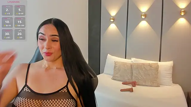 Snapshot of ashly_moonn chatting on December 2025 12:22:02 PM ashly moonn online show from December 2025 12:22:02 PM