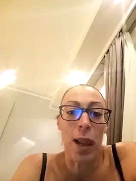 Snapshot of Astrid3 chatting on October 2025 04:40:02 PM Astrid3 online show from October 2025 04:40:02 PM