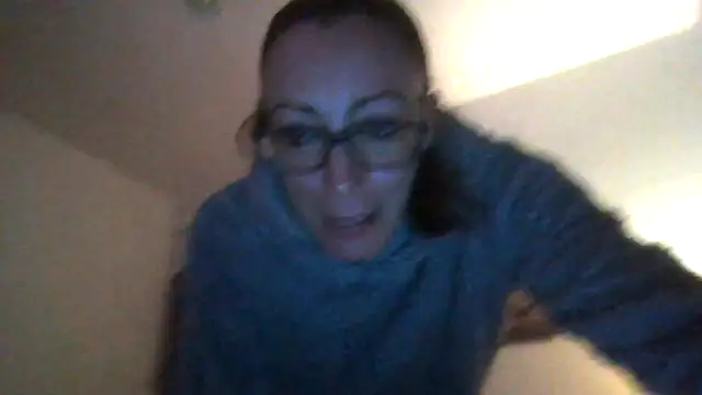 Snapshot of Astrid3 chatting on October 2025 09:22:02 PM Astrid3 online show from October 2025 09:22:02 PM