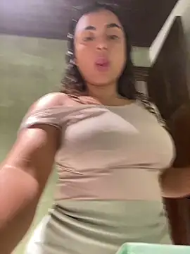 Salomeferreira  online show from October 2025 04:05:01 PM