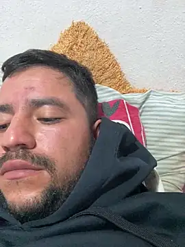 aalvaro98 online show from February 2026 08:37:01 PM