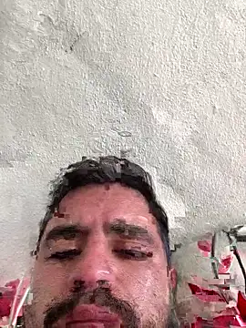 aalvaro98 online show from November 2025 05:36:02 PM