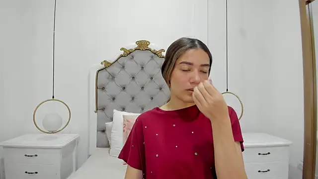 Skylerwhite02 online show from April 2026 03:35:01 AM