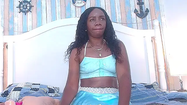 TINNATAYLOR online show from May 2026 07:30:02 PM