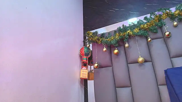 kissme luna online show from December 2025 07:09:02 PM